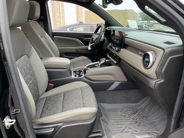 Photo of 2024 Black Chevrolet Colorado