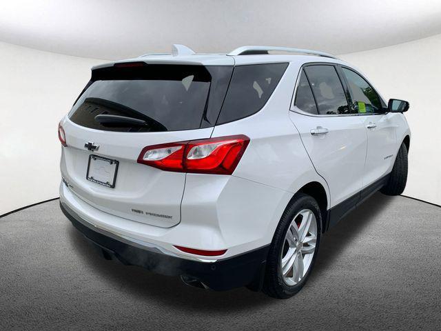 Photo of 2020 Iridescent Pearl Tricoat Chevrolet Equinox