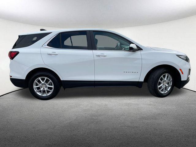 Photo of 2023 Summit White Chevrolet Equinox