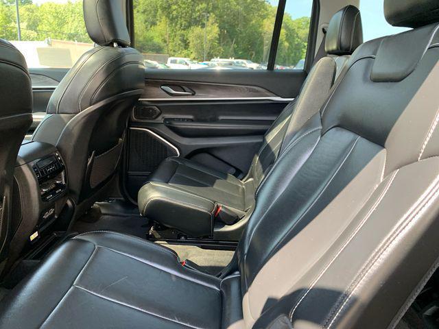 Photo of 2021 Diamond Black Crystal Pearlcoat Jeep Grand Cherokee L