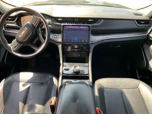 Photo of 2021 Diamond Black Crystal Pearlcoat Jeep Grand Cherokee L