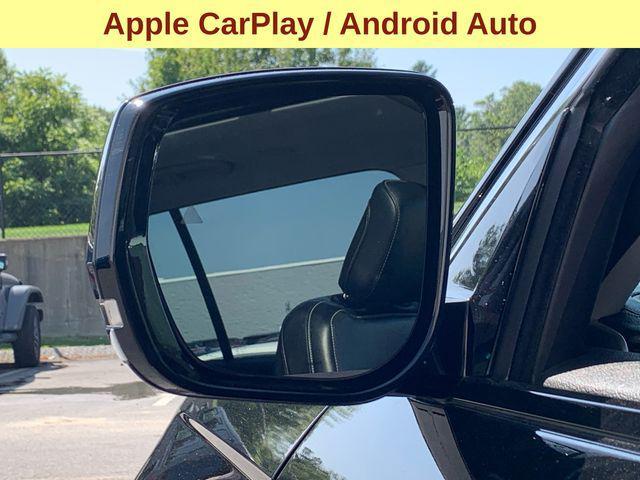 Photo of 2021 Diamond Black Crystal Pearlcoat Jeep Grand Cherokee L
