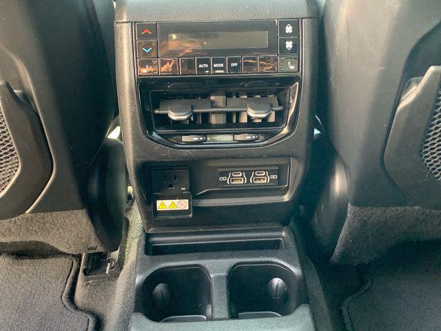 Photo of 2021 Diamond Black Crystal Pearlcoat Jeep Grand Cherokee L