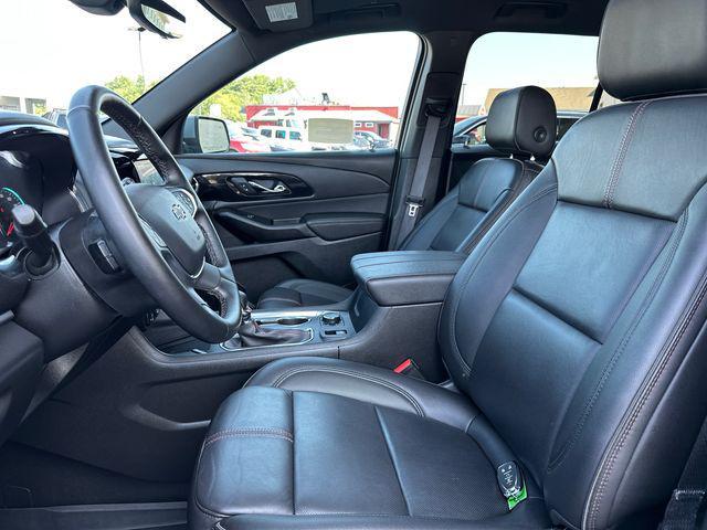 Photo of 2023 Sterling Gray Metallic Chevrolet Traverse