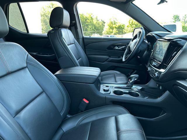 Photo of 2023 Sterling Gray Metallic Chevrolet Traverse