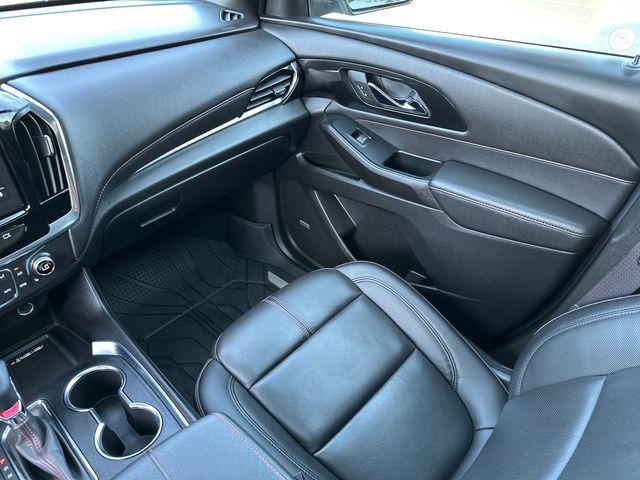 Photo of 2023 Sterling Gray Metallic Chevrolet Traverse