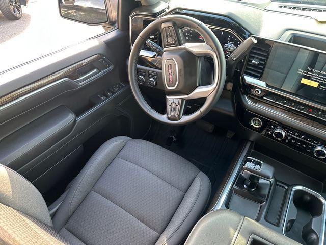 Photo of 2023 Onyx Black GMC Sierra 1500