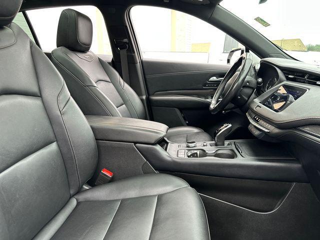 Photo of 2023 Crystal White Tricoat Cadillac XT4