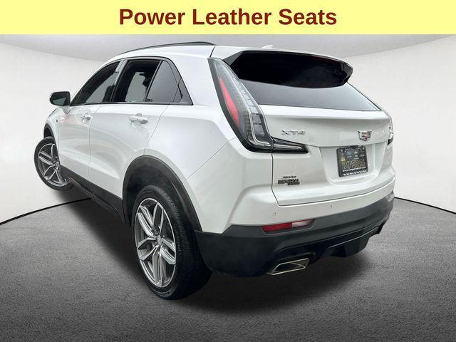 Photo of 2023 Crystal White Tricoat Cadillac XT4