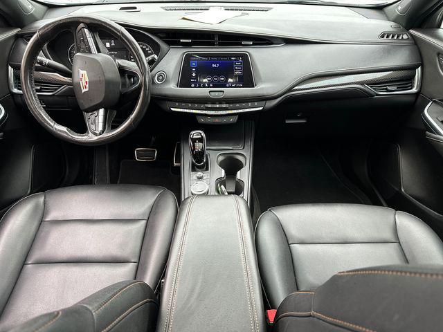 Photo of 2023 Crystal White Tricoat Cadillac XT4