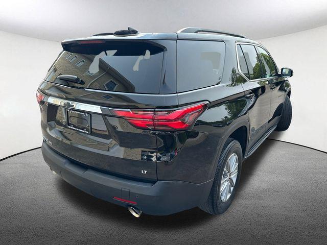 Photo of 2022 Mosaic Black Metallic Chevrolet Traverse