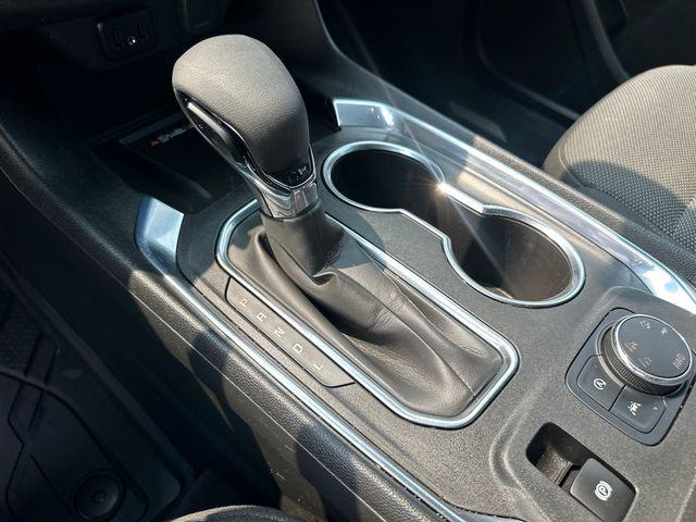Photo of 2022 Mosaic Black Metallic Chevrolet Traverse