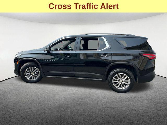 Photo of 2022 Mosaic Black Metallic Chevrolet Traverse
