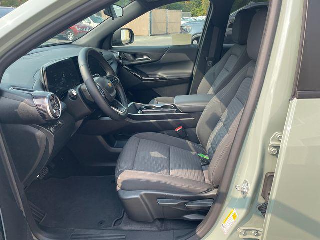 Photo of 2025 Cacti Green Chevrolet Equinox