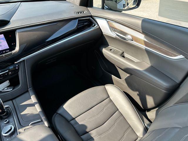 Photo of 2023 Stellar Black Metallic Cadillac XT6