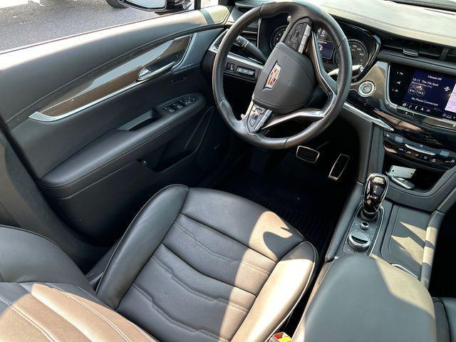 Photo of 2023 Stellar Black Metallic Cadillac XT6