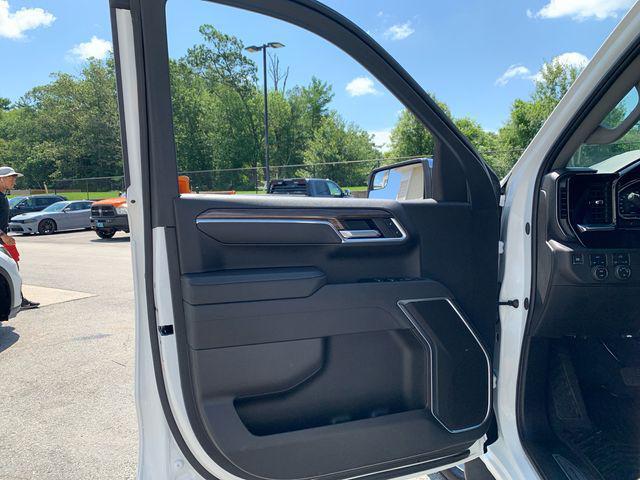 Photo of 2025 Summit White Chevrolet Silverado 1500