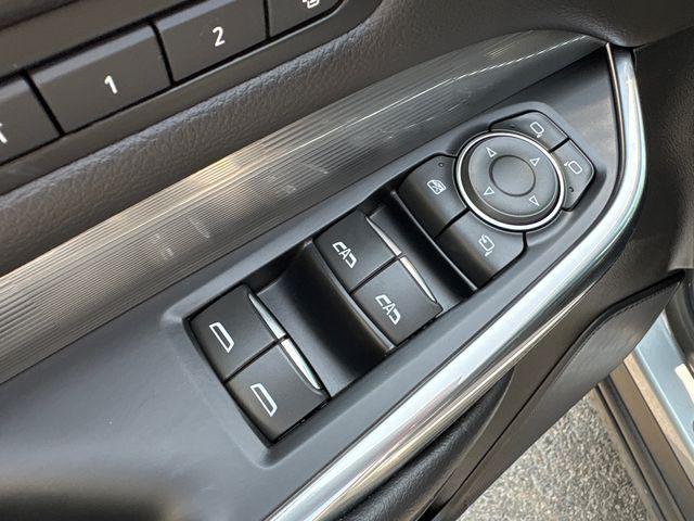 Photo of 2024 Argent Silver Metallic Cadillac XT4