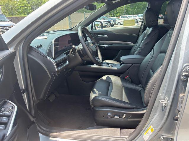 Photo of 2024 Argent Silver Metallic Cadillac XT4