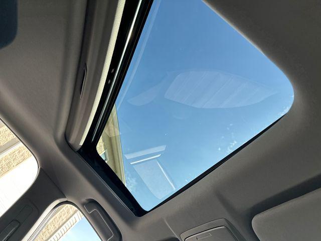 Photo of 2021 Platinum White Pearl Honda CR-V