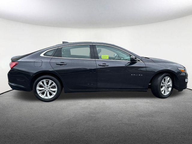 Photo of 2022 Northsky Blue Metallic Chevrolet Malibu