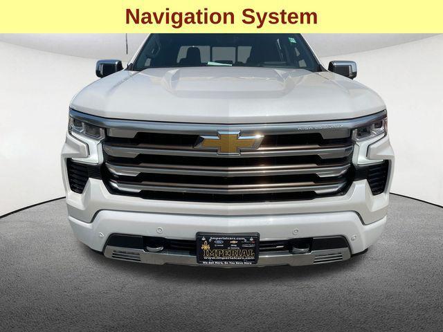 Photo of 2022 Pearl Chevrolet Silverado 1500