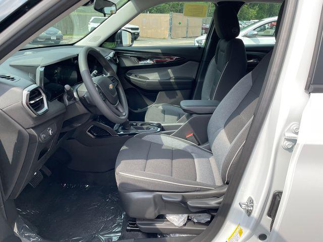 Photo of 2026 Summit White Chevrolet Trailblazer