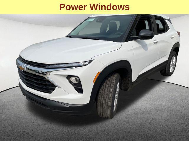 Photo of 2026 Summit White Chevrolet Trailblazer