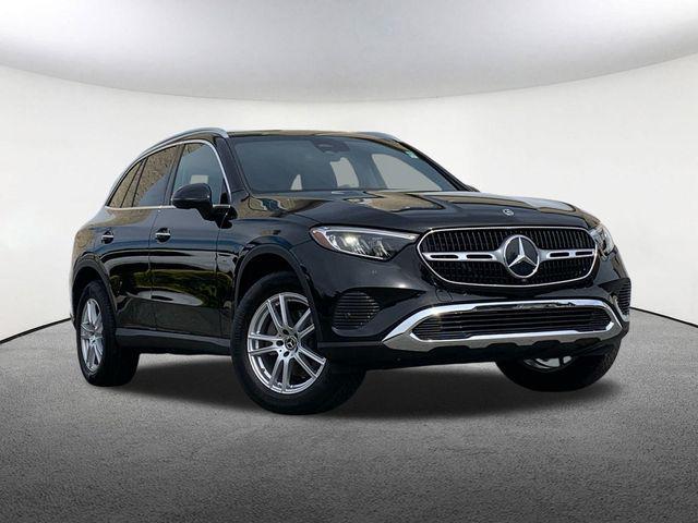 Photo of 2025 Black Mercedes-Benz GLC 300