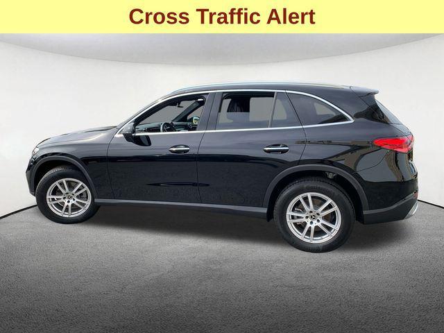 Photo of 2025 Black Mercedes-Benz GLC 300