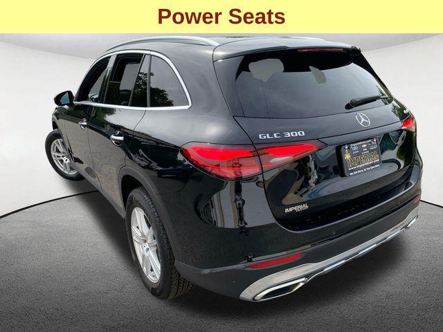 Photo of 2025 Black Mercedes-Benz GLC 300