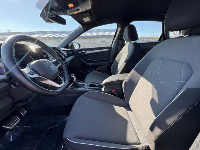 Photo of 2025 Deep Black Pearl Volkswagen Jetta