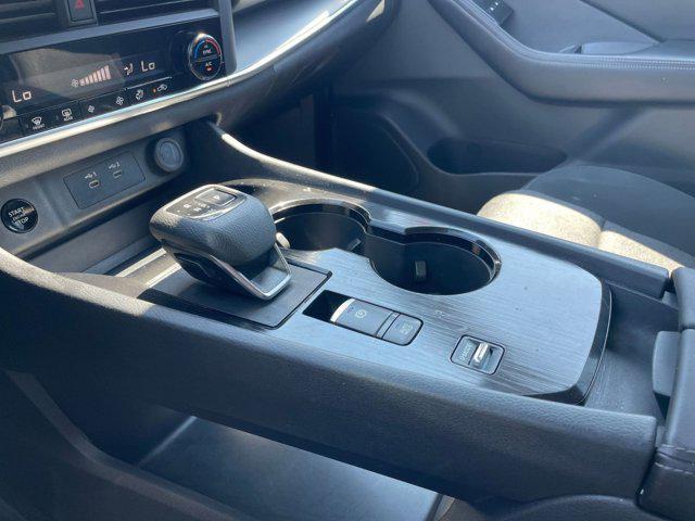 Photo of 2024 Scarlet Ember Tintcoat Nissan Rogue
