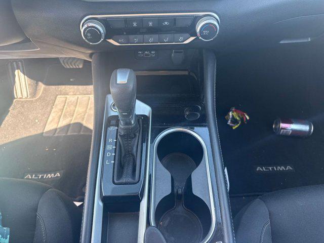 Photo of 2023 Gun Metallic Nissan Altima