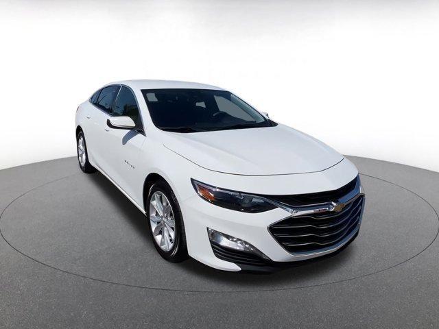 Photo of 2023 Summit White Chevrolet Malibu