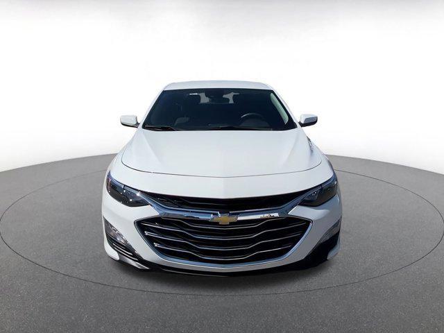 Photo of 2023 Summit White Chevrolet Malibu