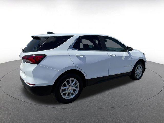 Photo of 2022 Summit White Chevrolet Equinox