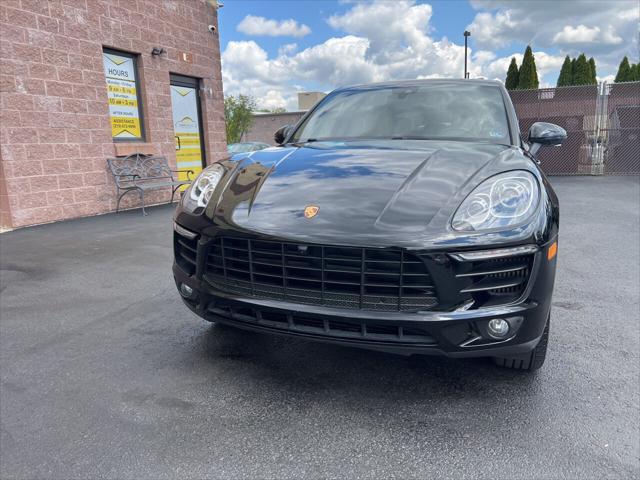Photo of 2017 Black Porsche Macan