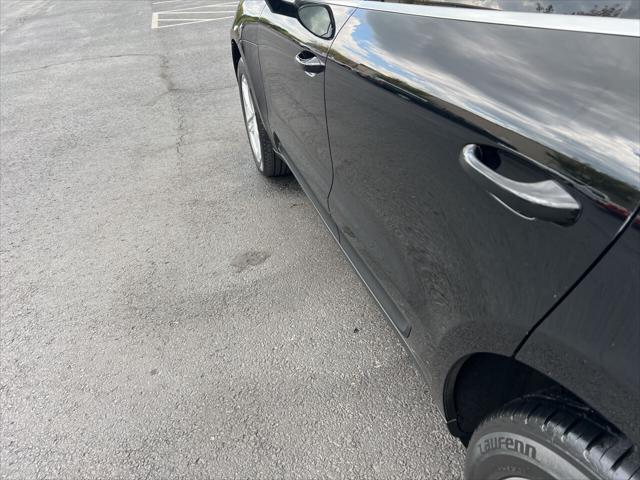Photo of 2017 Black Porsche Macan