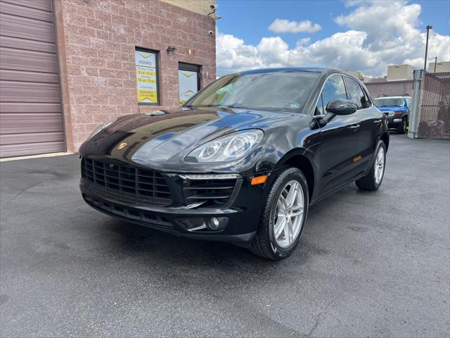 Photo of 2017 Black Porsche Macan