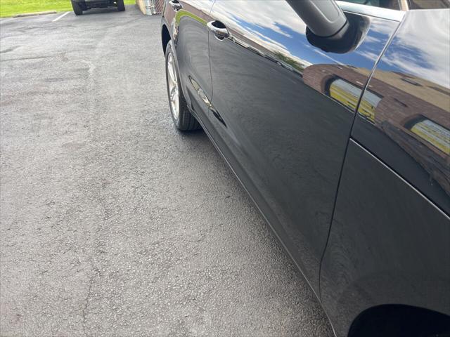 Photo of 2017 Black Porsche Macan