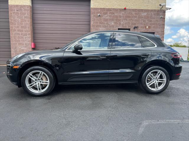 Photo of 2017 Black Porsche Macan
