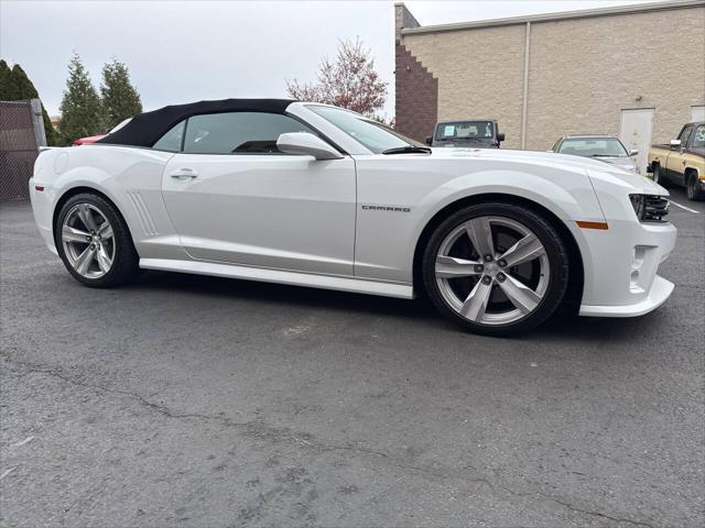 Photo of 2014 White Chevrolet Camaro