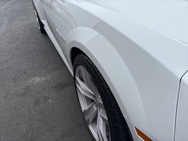Photo of 2014 White Chevrolet Camaro