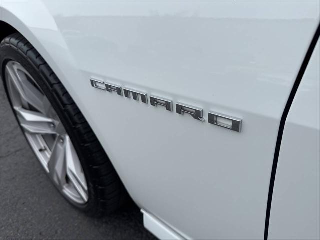 Photo of 2014 White Chevrolet Camaro