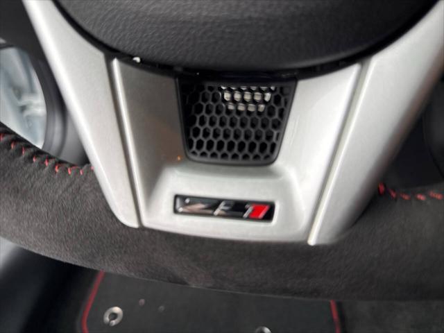 Photo of 2014 White Chevrolet Camaro