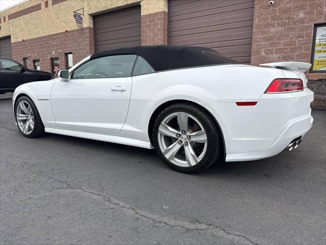Photo of 2014 White Chevrolet Camaro