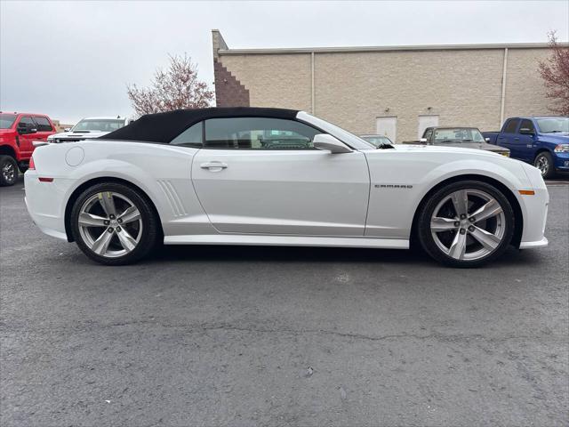 Photo of 2014 White Chevrolet Camaro