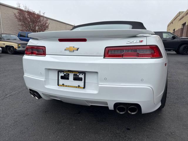 Photo of 2014 White Chevrolet Camaro