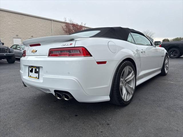 Photo of 2014 White Chevrolet Camaro